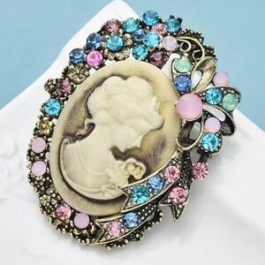 Cameo Vintage Brooch with Multicolor Crystals